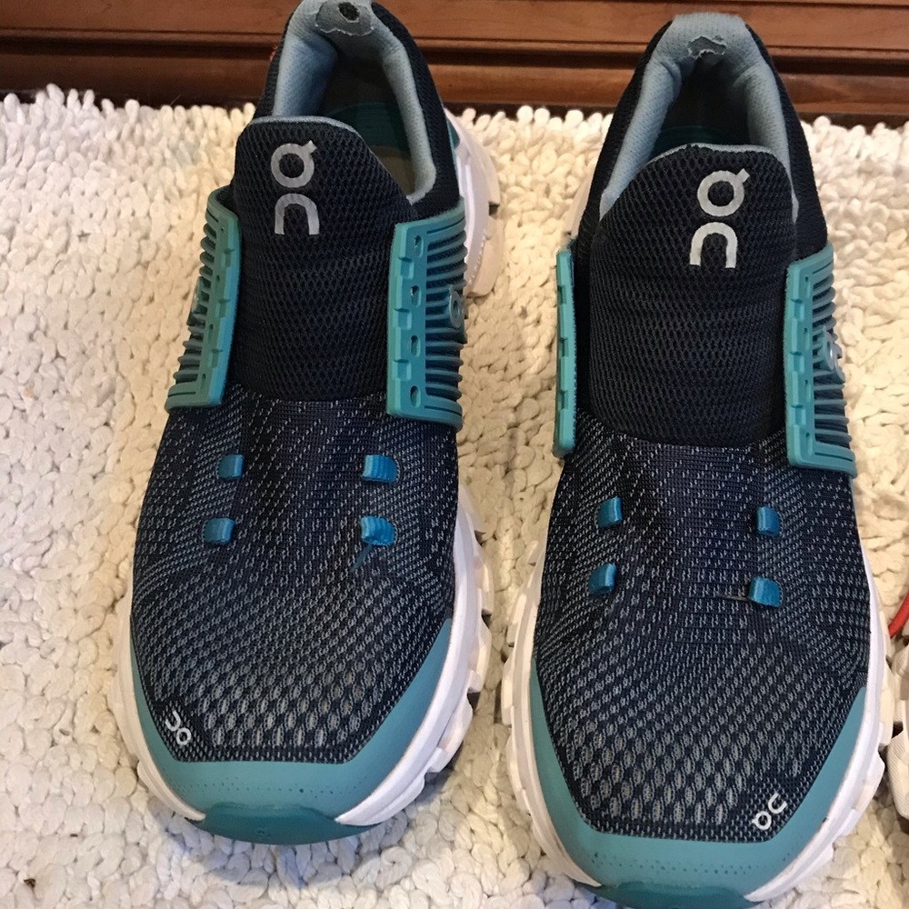 On cloud womens sz 8